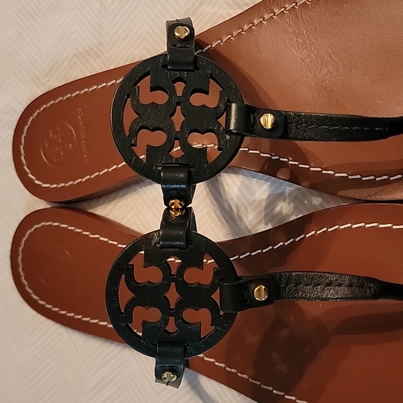 TORY BURCH BLACK GABRIEL THONG SANDALS - Picture 2 of 9